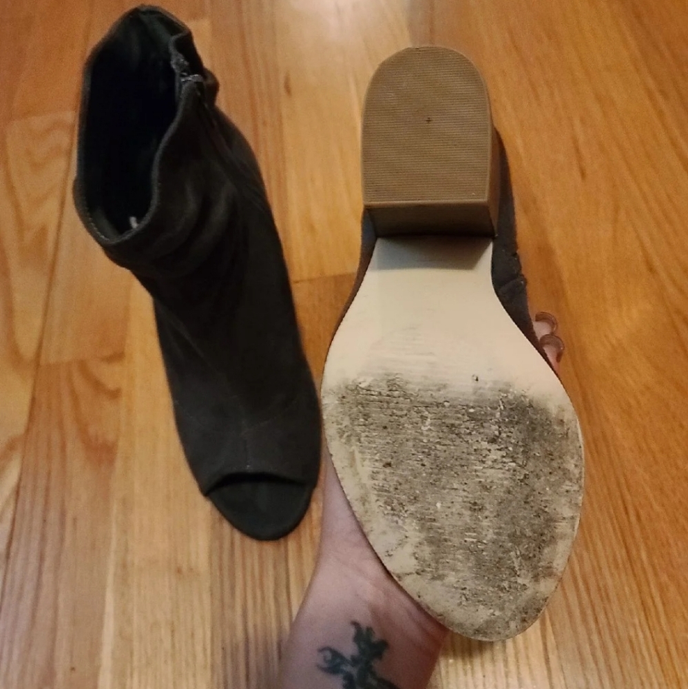 Open toe booties - Picture 3 of 3
